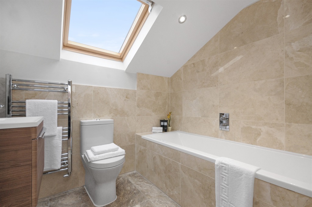 37b bathroom 2